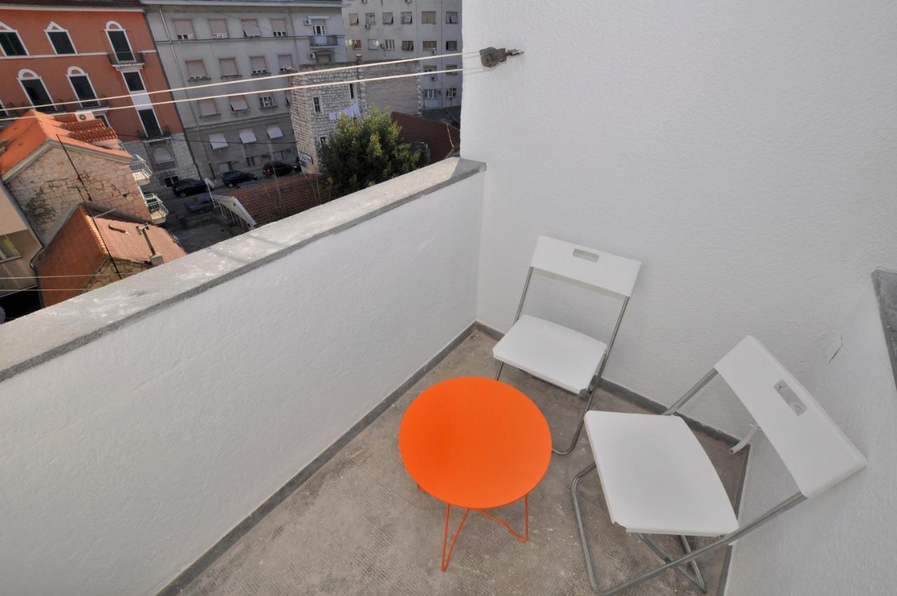 Room & Studio In The Centre Split Exterior photo