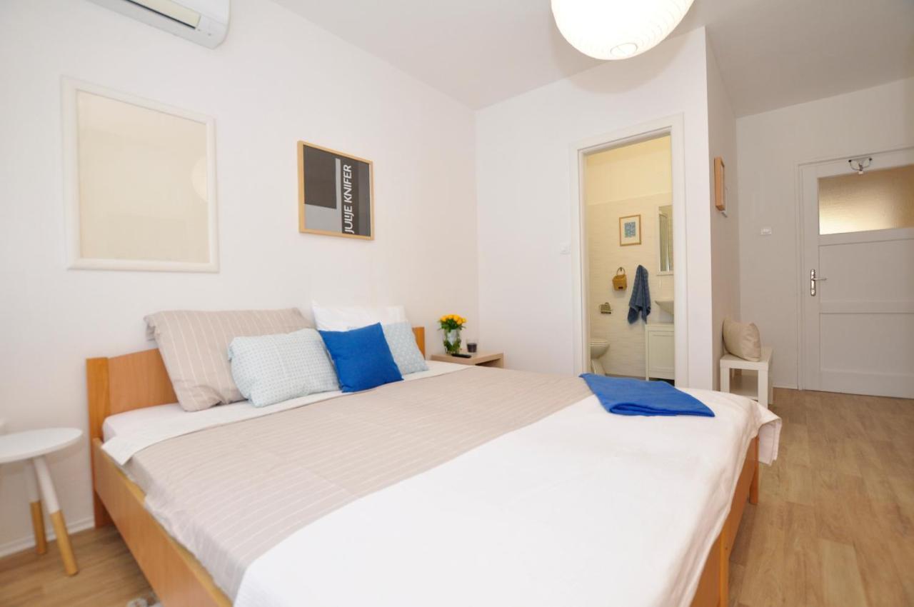 Room & Studio In The Centre Split Exterior photo