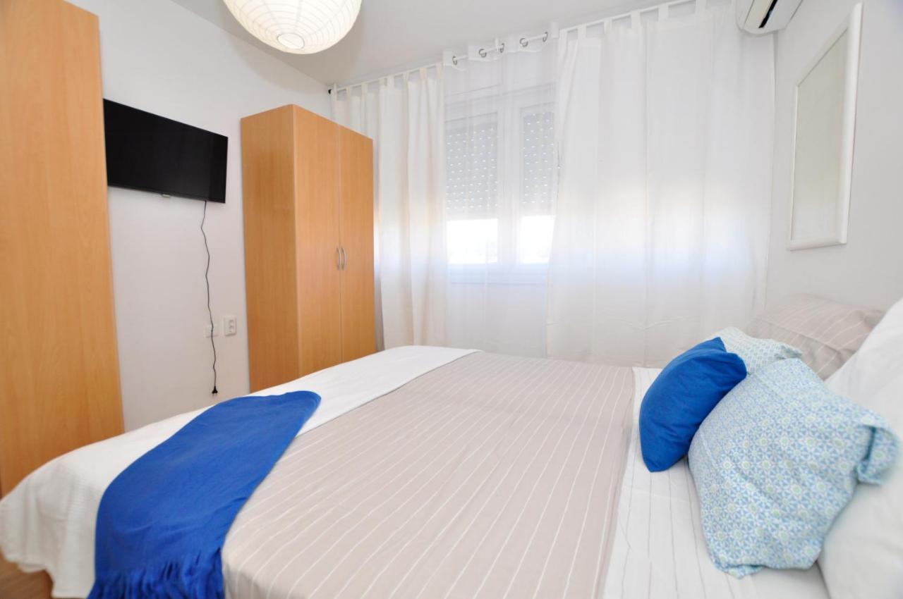 Room & Studio In The Centre Split Exterior photo